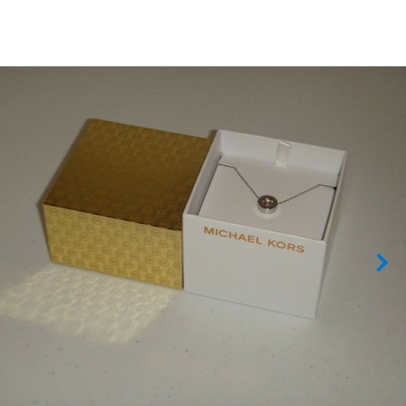 MICHAEL KORS SINGLE RHINESTONE NECKLACE SET IJ SILVER - Picture 5 of 7